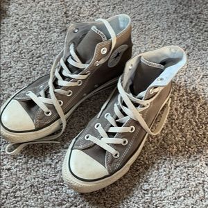 Gray converse high tops